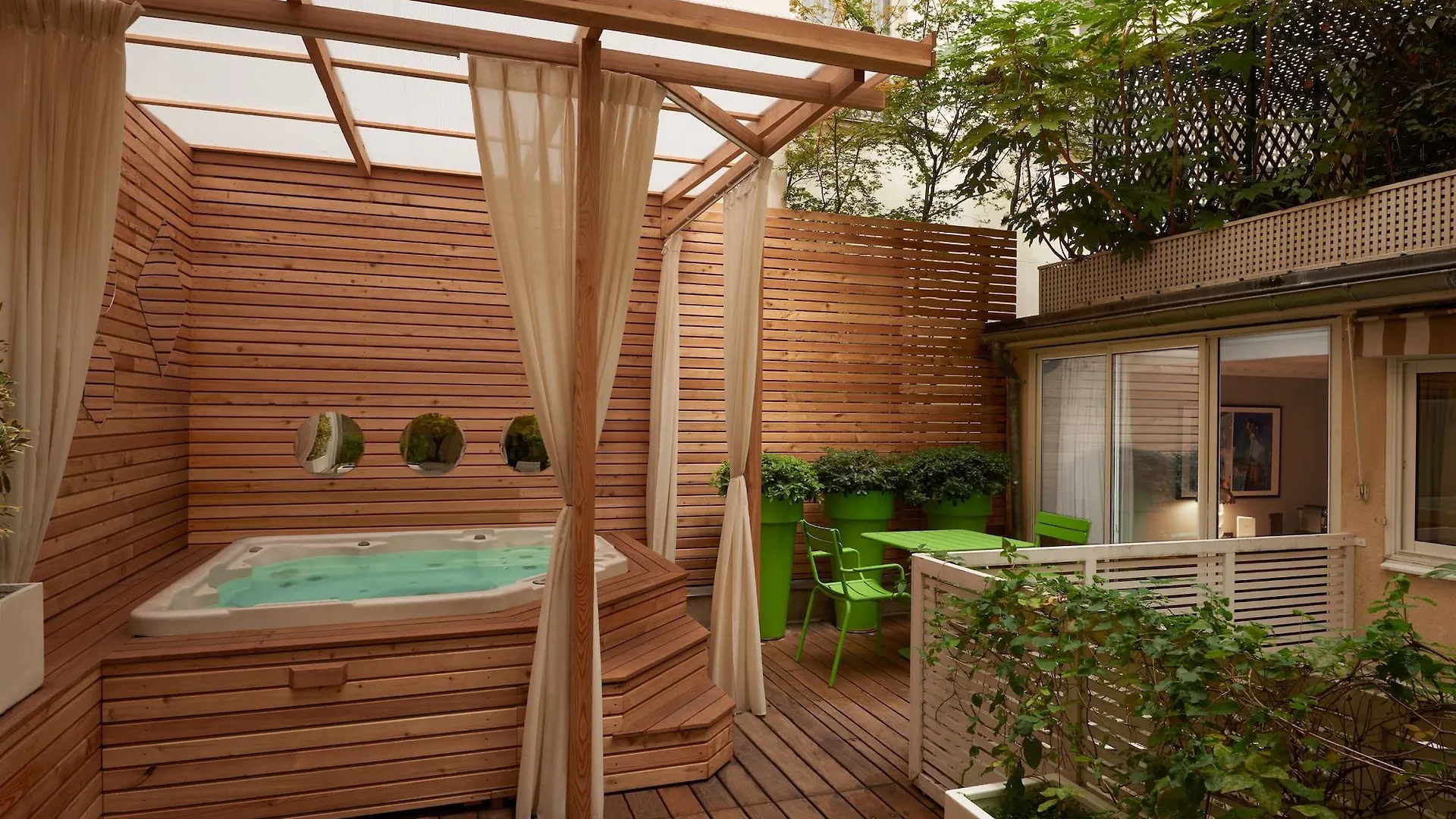 ****  Le Mathurin Hotel & Spa Paris France