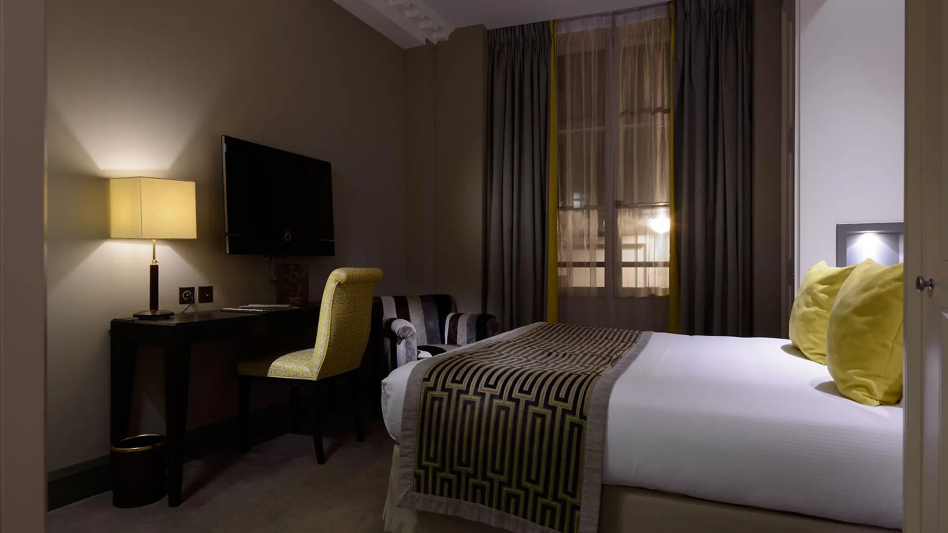 ****  Le Mathurin Hotel & Spa Paris France